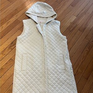 Mono B Quilted Hooded Vest in Off-White Cream